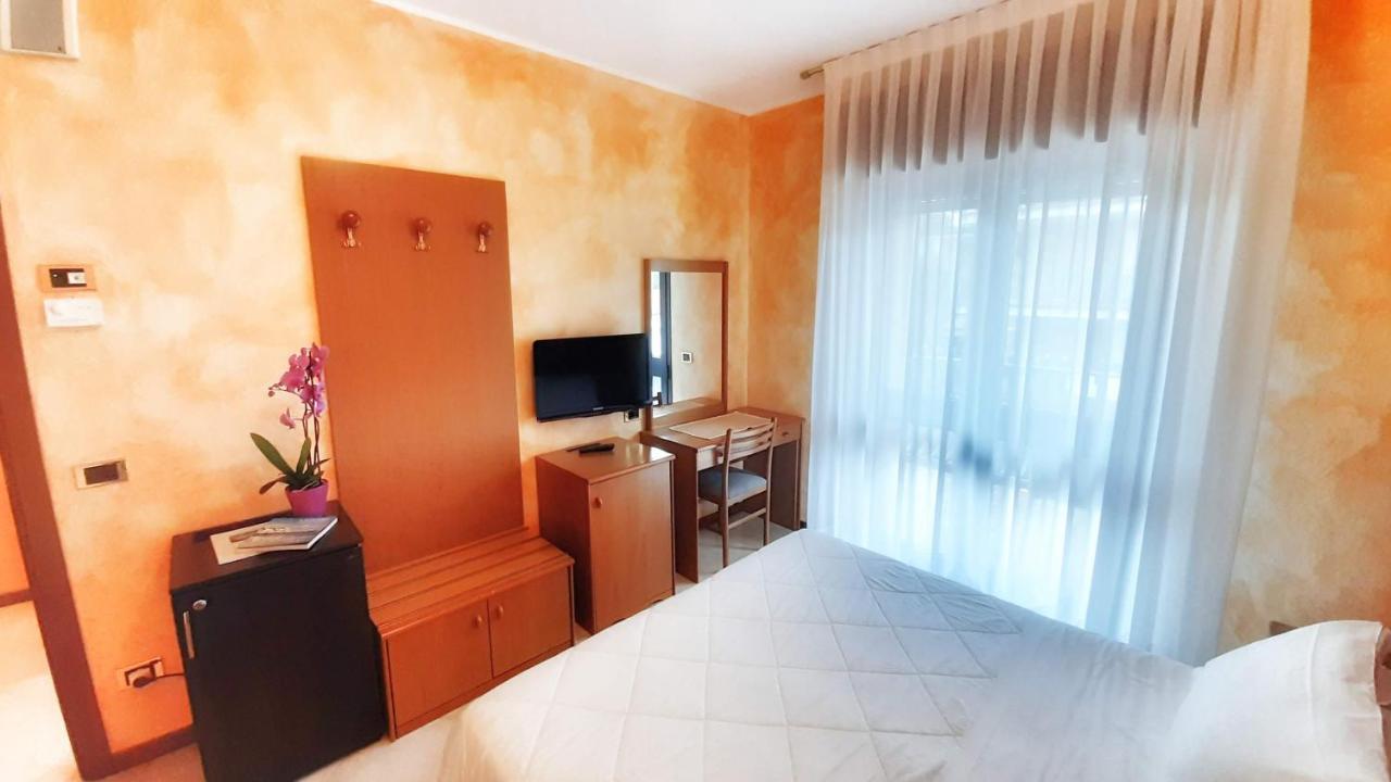 Hotel & Wellness Fra I Pini Lignano Sabbiadoro Cameră foto