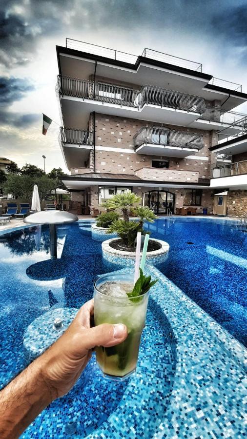 Hotel & Wellness Fra I Pini Lignano Sabbiadoro Exterior foto